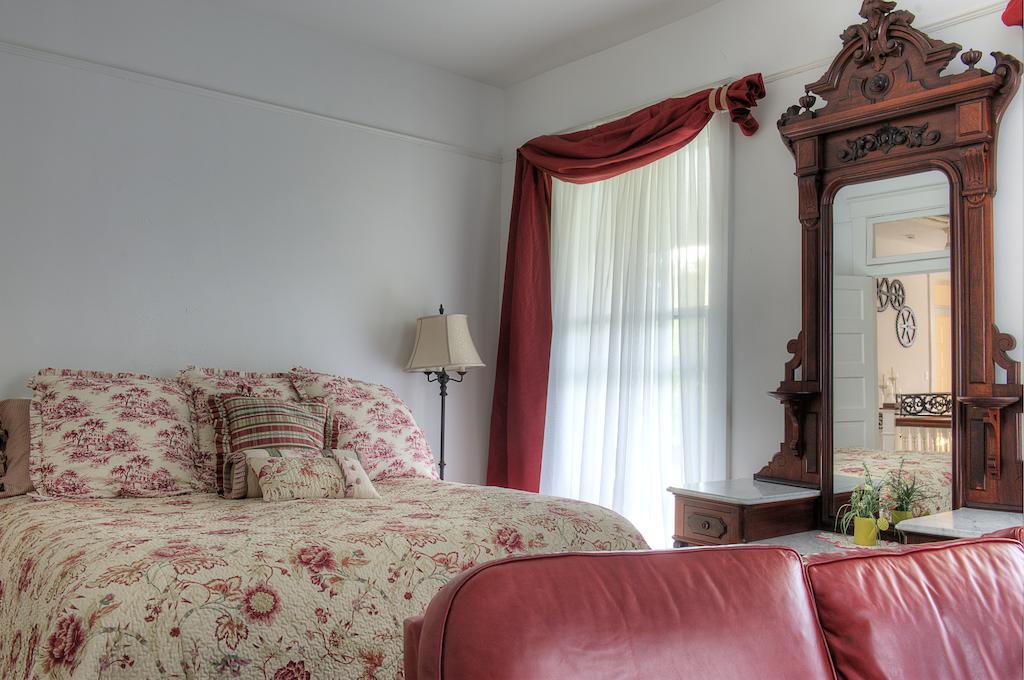 The Jackie O' House Bed And Breakfast Кълъмбъс Стая снимка