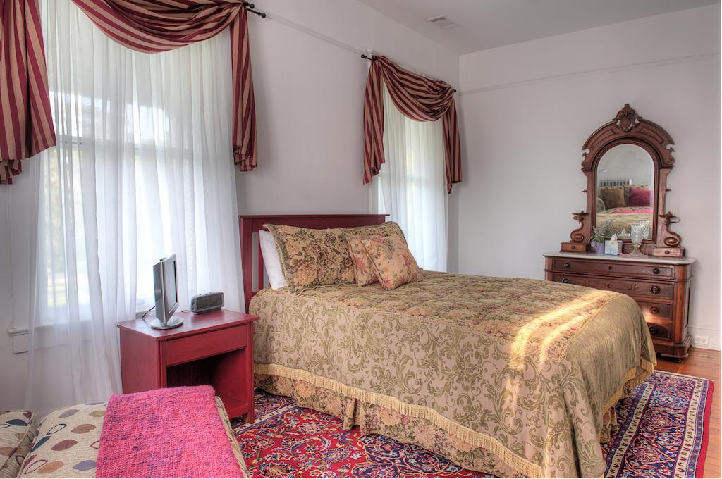 The Jackie O' House Bed And Breakfast Кълъмбъс Стая снимка