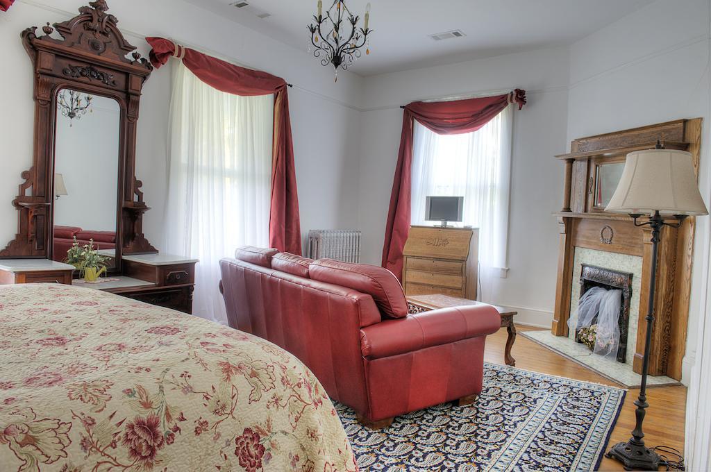 The Jackie O' House Bed And Breakfast Кълъмбъс Екстериор снимка
